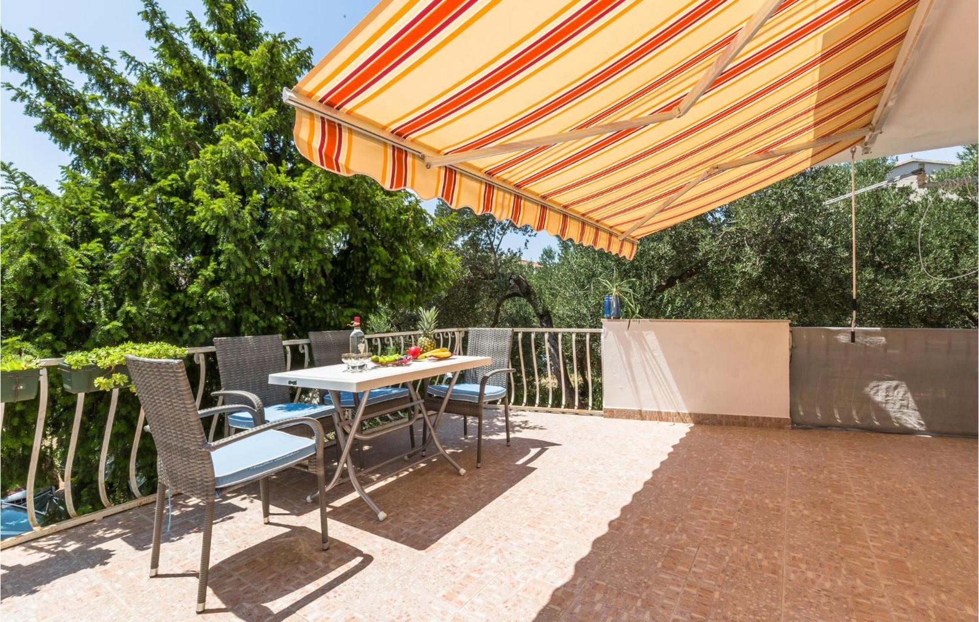 Nice Apartment In Tucepi With Wifi Экстерьер фото