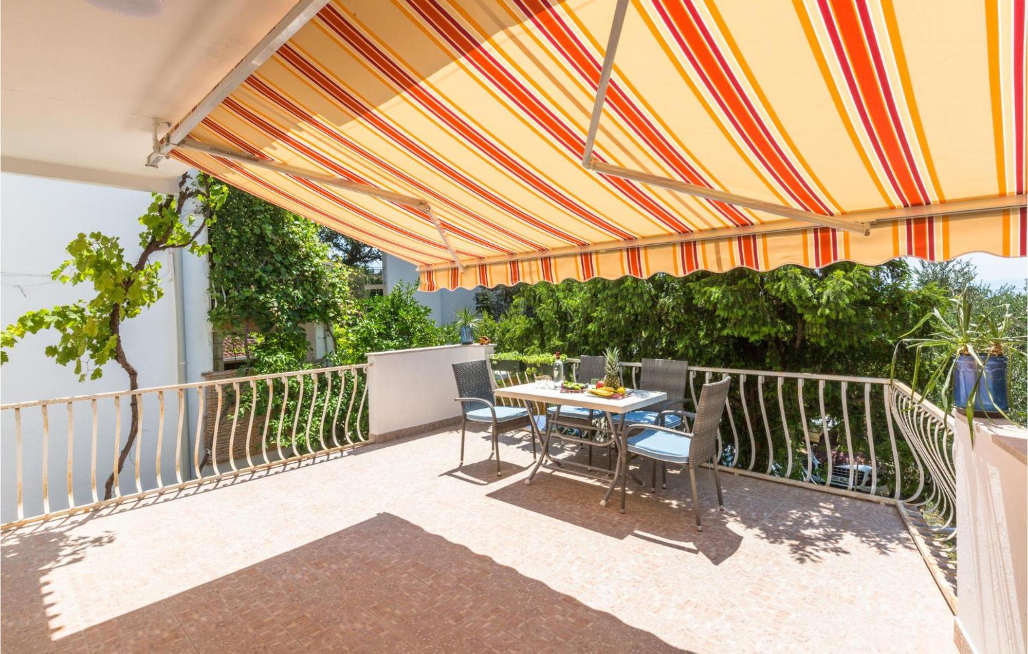 Nice Apartment In Tucepi With Wifi Экстерьер фото